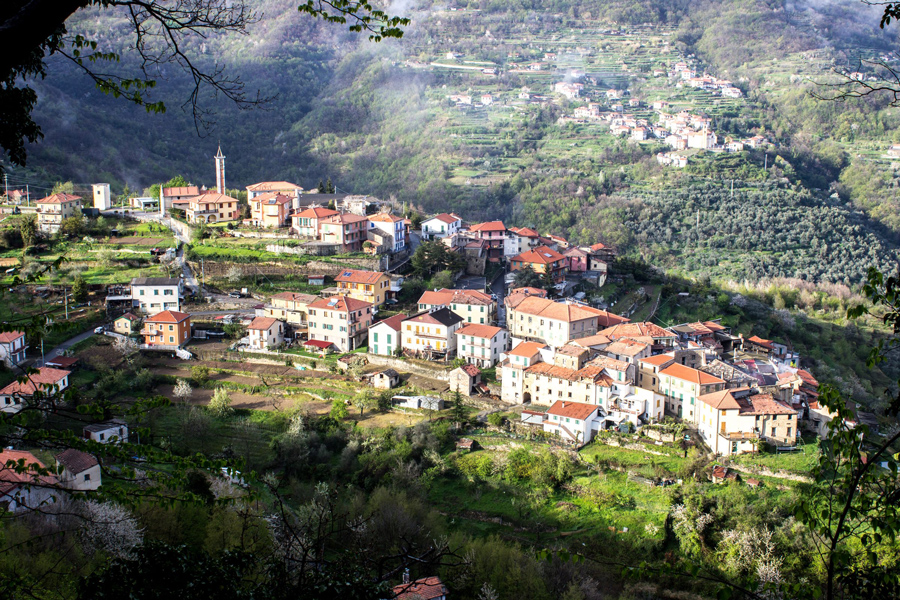 Panorama di Leverone immerso nel verde